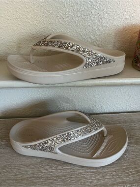 Crocs Women’s Sloane Glitter Flip Flop Wedge Sandals Size 9